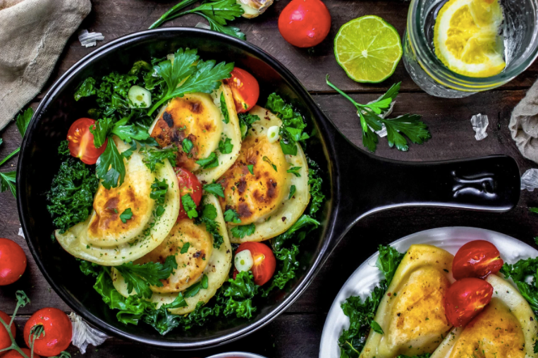 Sustainable ceramic cookware for plastic-free kitchens